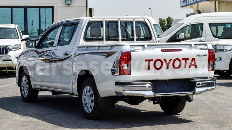Big with watermark toyota hilux east mahe import dubai 5978