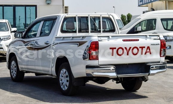 Acheter Import Voiture Toyota Hilux Blanc à Import - Dubai, East Mahé Acheter Import Voiture Toyota Hilux Blanc à Import - Dubai, East Mahé