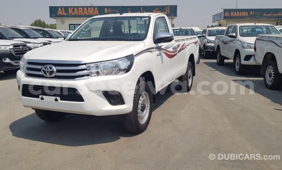 Acheter Import Voiture Toyota Hilux Blanc à Import - Dubai, East Mahé Acheter Import Voiture Toyota Hilux Blanc à Import - Dubai, East Mahé