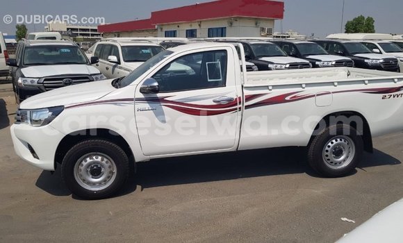 Acheter Import Voiture Toyota Hilux Blanc à Import - Dubai, East Mahé Acheter Import Voiture Toyota Hilux Blanc à Import - Dubai, East Mahé