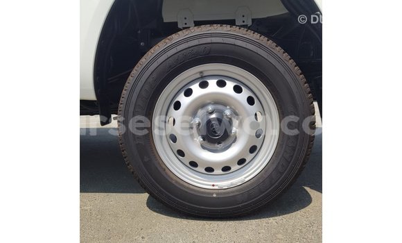 Acheter Import Voiture Toyota Hilux Blanc à Import - Dubai, East Mahé Acheter Import Voiture Toyota Hilux Blanc à Import - Dubai, East Mahé