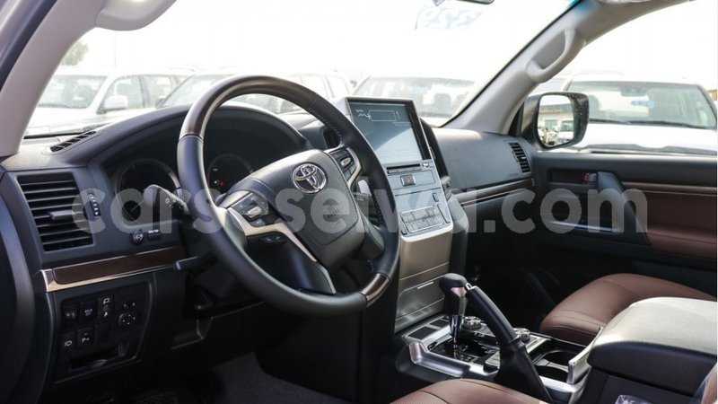 Big with watermark toyota land cruiser east mahe import dubai 5980