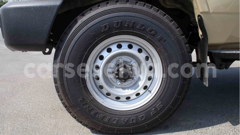 Big with watermark toyota land cruiser east mahe import dubai 5981