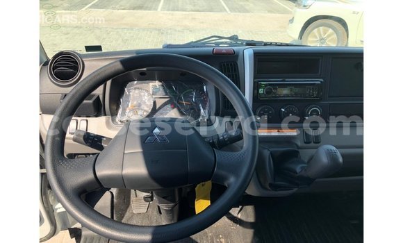 Acheter Import Voiture Mitsubishi Carisma Blanc à Import - Dubai, East Mahé Acheter Import Voiture Mitsubishi Carisma Blanc à Import - Dubai, East Mahé