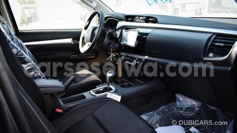 Big with watermark toyota hilux east mahe import dubai 5984