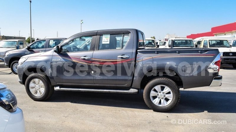 Big with watermark toyota hilux east mahe import dubai 5984