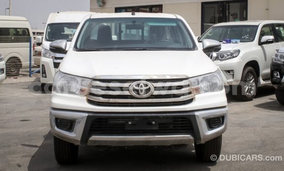 Acheter Import Voiture Toyota Hilux Blanc à Import - Dubai, East Mahé Acheter Import Voiture Toyota Hilux Blanc à Import - Dubai, East Mahé