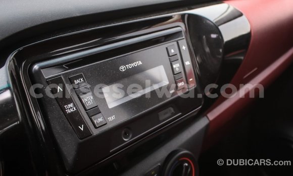 Acheter Import Voiture Toyota Hilux Blanc à Import - Dubai, East Mahé Acheter Import Voiture Toyota Hilux Blanc à Import - Dubai, East Mahé