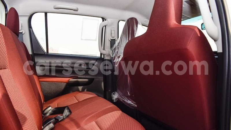 Big with watermark toyota hilux east mahe import dubai 5986