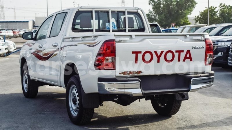Big with watermark toyota hilux east mahe import dubai 5986
