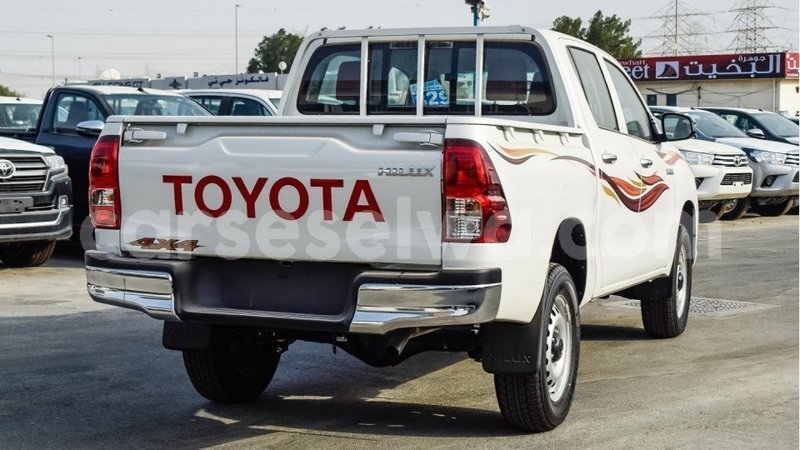 Big with watermark toyota hilux east mahe import dubai 5986