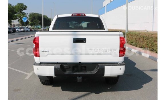 Acheter Import Voiture Toyota Tundra Blanc à Import - Dubai, East Mahé Acheter Import Voiture Toyota Tundra Blanc à Import - Dubai, East Mahé