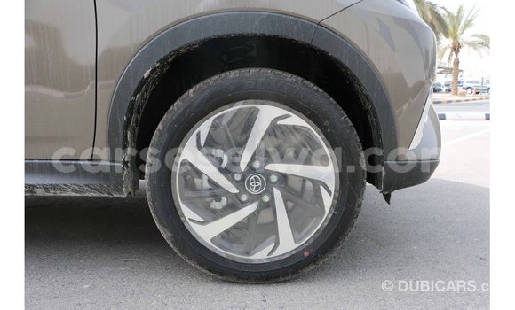 Acheter Import Voiture Toyota Rush Marron à Import - Dubai, East Mahé Acheter Import Voiture Toyota Rush Marron à Import - Dubai, East Mahé