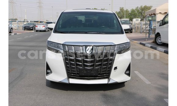 Acheter Import Voiture Toyota Alphard Blanc à Import - Dubai, East Mahé Acheter Import Voiture Toyota Alphard Blanc à Import - Dubai, East Mahé