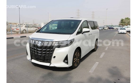 Acheter Import Voiture Toyota Alphard Blanc à Import - Dubai, East Mahé Acheter Import Voiture Toyota Alphard Blanc à Import - Dubai, East Mahé