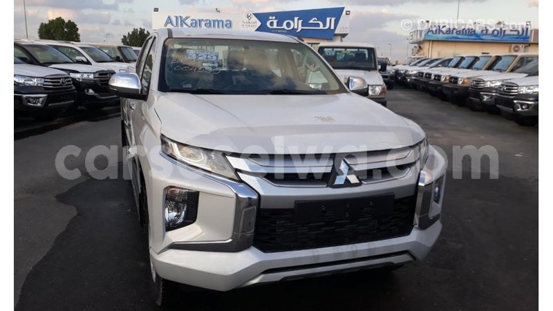 Big with watermark mitsubishi l200 east mahe import dubai 5998