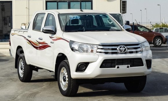 Acheter Import Voiture Toyota Hilux Blanc à Import - Dubai, East Mahé Acheter Import Voiture Toyota Hilux Blanc à Import - Dubai, East Mahé