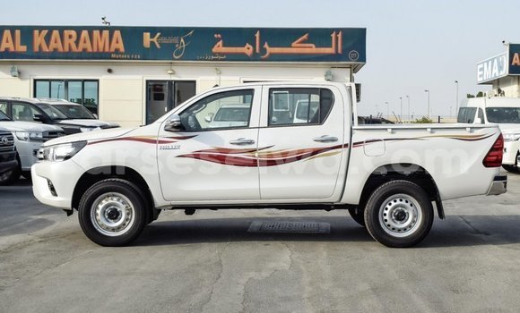 Acheter Import Voiture Toyota Hilux Blanc à Import - Dubai, East Mahé Acheter Import Voiture Toyota Hilux Blanc à Import - Dubai, East Mahé