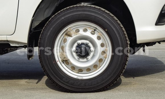 Acheter Import Voiture Toyota Hilux Blanc à Import - Dubai, East Mahé Acheter Import Voiture Toyota Hilux Blanc à Import - Dubai, East Mahé