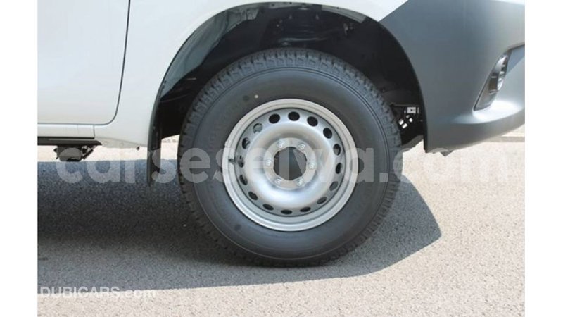 Big with watermark toyota hilux east mahe import dubai 6005