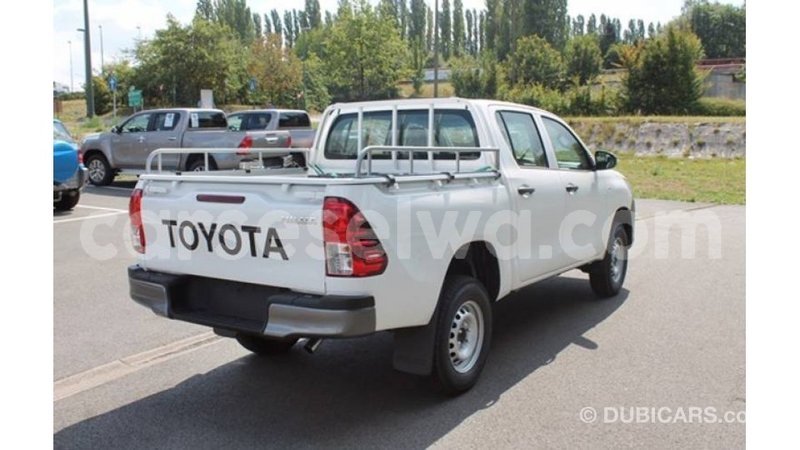 Big with watermark toyota hilux east mahe import dubai 6005