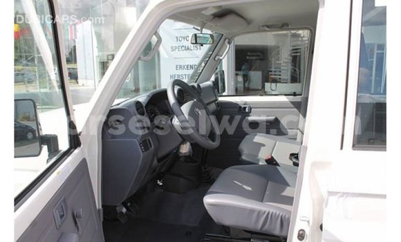 Buy Import Toyota Land Cruiser White Car in Import - Dubai in East Mahé Buy Import Toyota Land Cruiser White Car in Import - Dubai in East Mahé