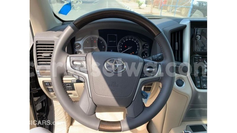 Big with watermark toyota land cruiser east mahe import dubai 6010