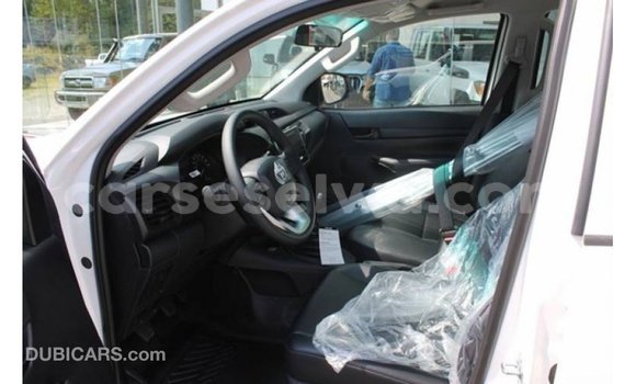 Buy Import Toyota Hilux White Car in Import - Dubai in East Mahé Buy Import Toyota Hilux White Car in Import - Dubai in East Mahé