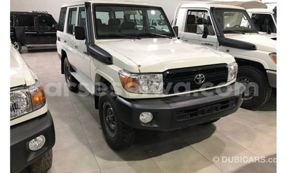 Buy Import Toyota Land Cruiser White Car in Import - Dubai in East Mahé Buy Import Toyota Land Cruiser White Car in Import - Dubai in East Mahé