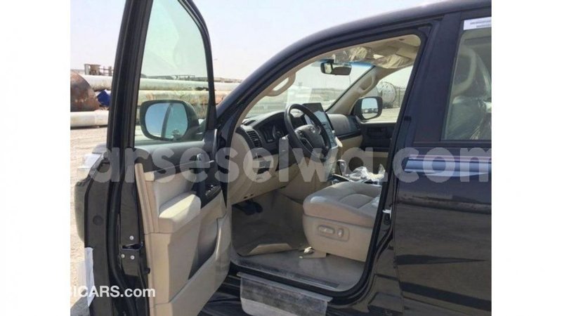 Big with watermark toyota land cruiser east mahe import dubai 6015