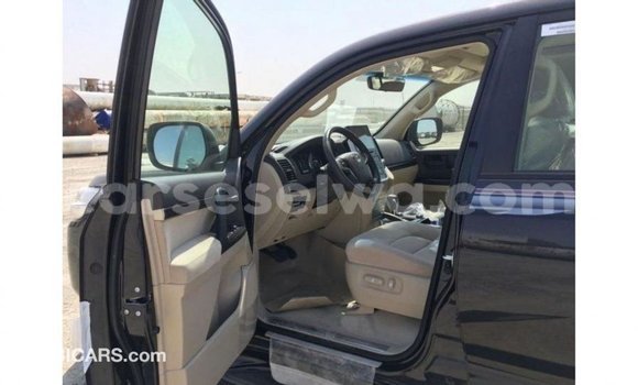 Buy Import Toyota Land Cruiser Black Car in Import - Dubai in East Mahé Buy Import Toyota Land Cruiser Black Car in Import - Dubai in East Mahé