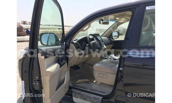 Buy Import Toyota Land Cruiser Black Car in Import - Dubai in East Mahé Buy Import Toyota Land Cruiser Black Car in Import - Dubai in East Mahé