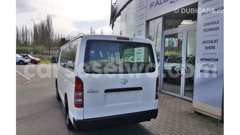 Big with watermark toyota hiace east mahe import dubai 6018