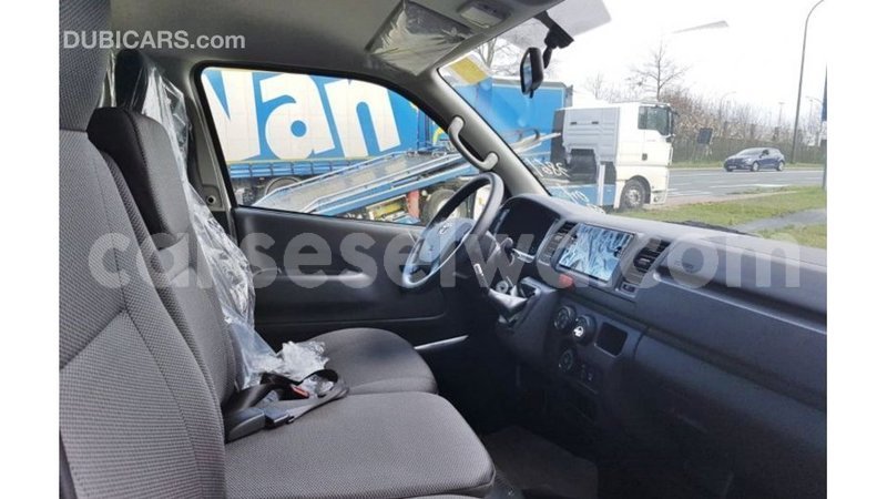 Big with watermark toyota hiace east mahe import dubai 6018