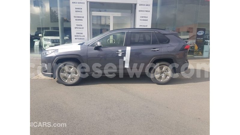 Big with watermark toyota ade east mahe import dubai 6019