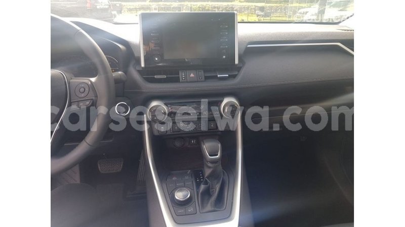 Big with watermark toyota ade east mahe import dubai 6019