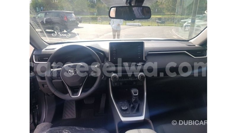 Big with watermark toyota ade east mahe import dubai 6019