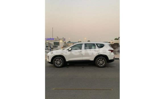 Buy Import Hyundai Santa Fe White Car in Import - Dubai in East Mahé Buy Import Hyundai Santa Fe White Car in Import - Dubai in East Mahé