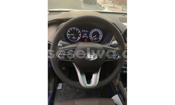 Buy Import Hyundai Santa Fe White Car in Import - Dubai in East Mahé Buy Import Hyundai Santa Fe White Car in Import - Dubai in East Mahé