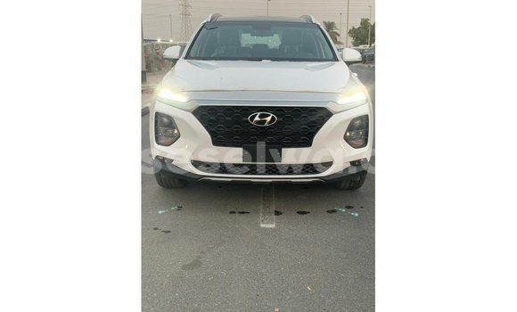 Buy Import Hyundai Santa Fe White Car in Import - Dubai in East Mahé Buy Import Hyundai Santa Fe White Car in Import - Dubai in East Mahé