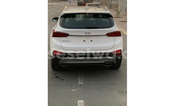 Buy Import Hyundai Santa Fe White Car in Import - Dubai in East Mahé Buy Import Hyundai Santa Fe White Car in Import - Dubai in East Mahé