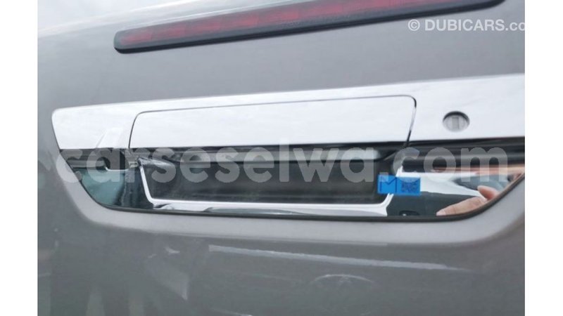 Big with watermark toyota hilux east mahe import dubai 6021