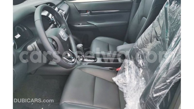 Big with watermark toyota hilux east mahe import dubai 6021