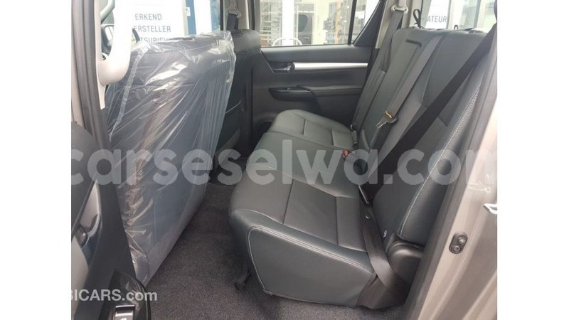 Big with watermark toyota hilux east mahe import dubai 6021