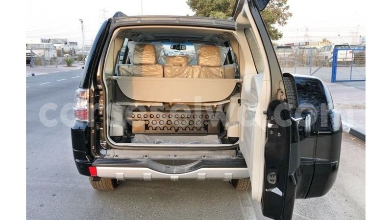 Big with watermark mitsubishi pajero east mahe import dubai 6026