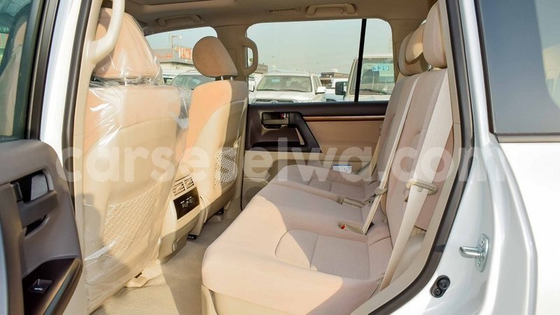 Big with watermark toyota land cruiser east mahe import dubai 6028