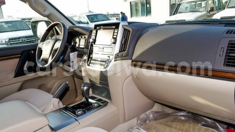 Big with watermark toyota land cruiser east mahe import dubai 6028