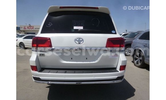 Buy Import Toyota Land Cruiser White Car in Import - Dubai in East Mahé Buy Import Toyota Land Cruiser White Car in Import - Dubai in East Mahé