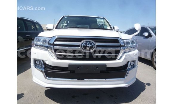 Buy Import Toyota Land Cruiser White Car in Import - Dubai in East Mahé Buy Import Toyota Land Cruiser White Car in Import - Dubai in East Mahé