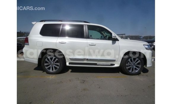 Buy Import Toyota Land Cruiser White Car in Import - Dubai in East Mahé Buy Import Toyota Land Cruiser White Car in Import - Dubai in East Mahé
